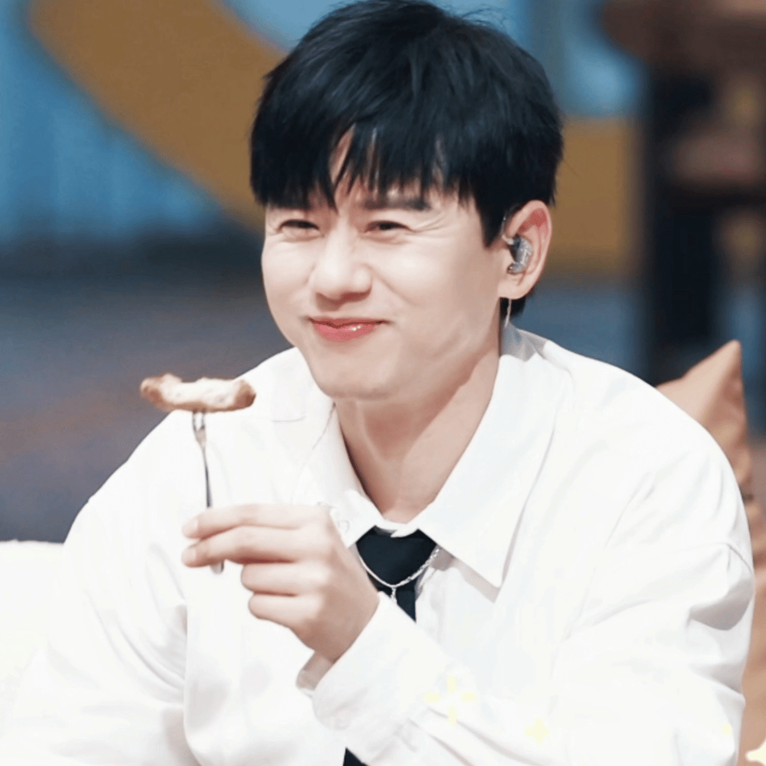 张杰都43了还要回应感情问题 现在薛之谦人缘变好了，张杰被推上了风口浪尖 先是前