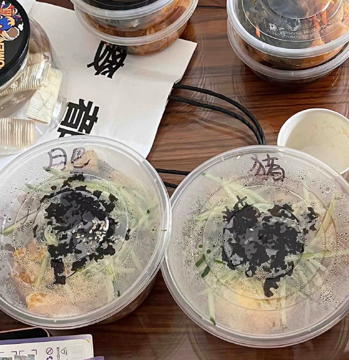 治愈的的外卖变成了最锋利的刀 