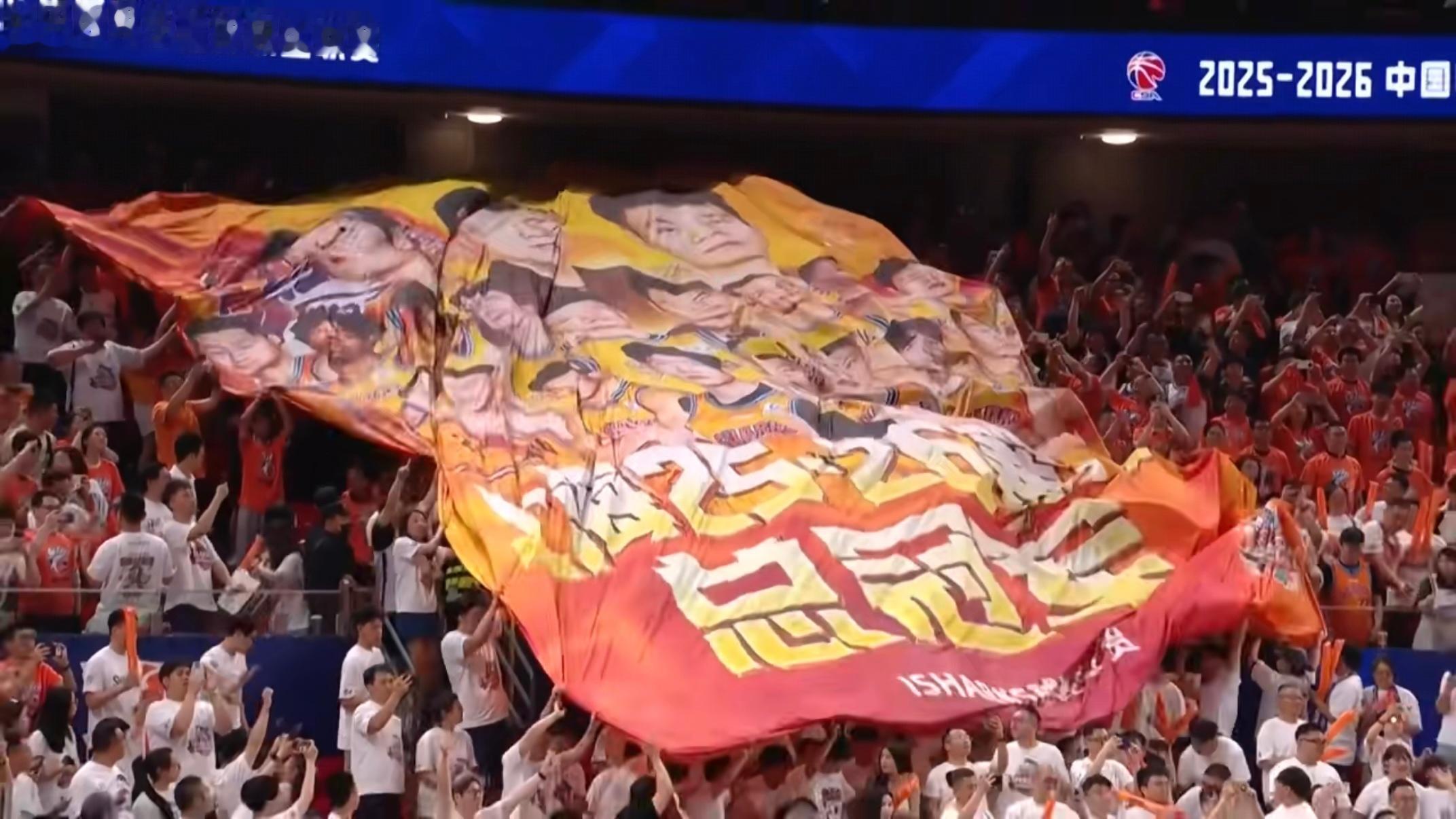 上海男篮4-1战胜卫冕冠军广厦男篮，夺得25-26赛季CBA总冠军，上海男篮职业