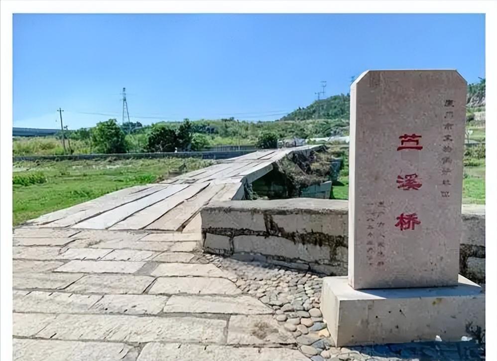 宋代桥梁的桥墩设计中，收分工艺是一项看似简单却极为精妙的技术手段。所谓收分，即桥