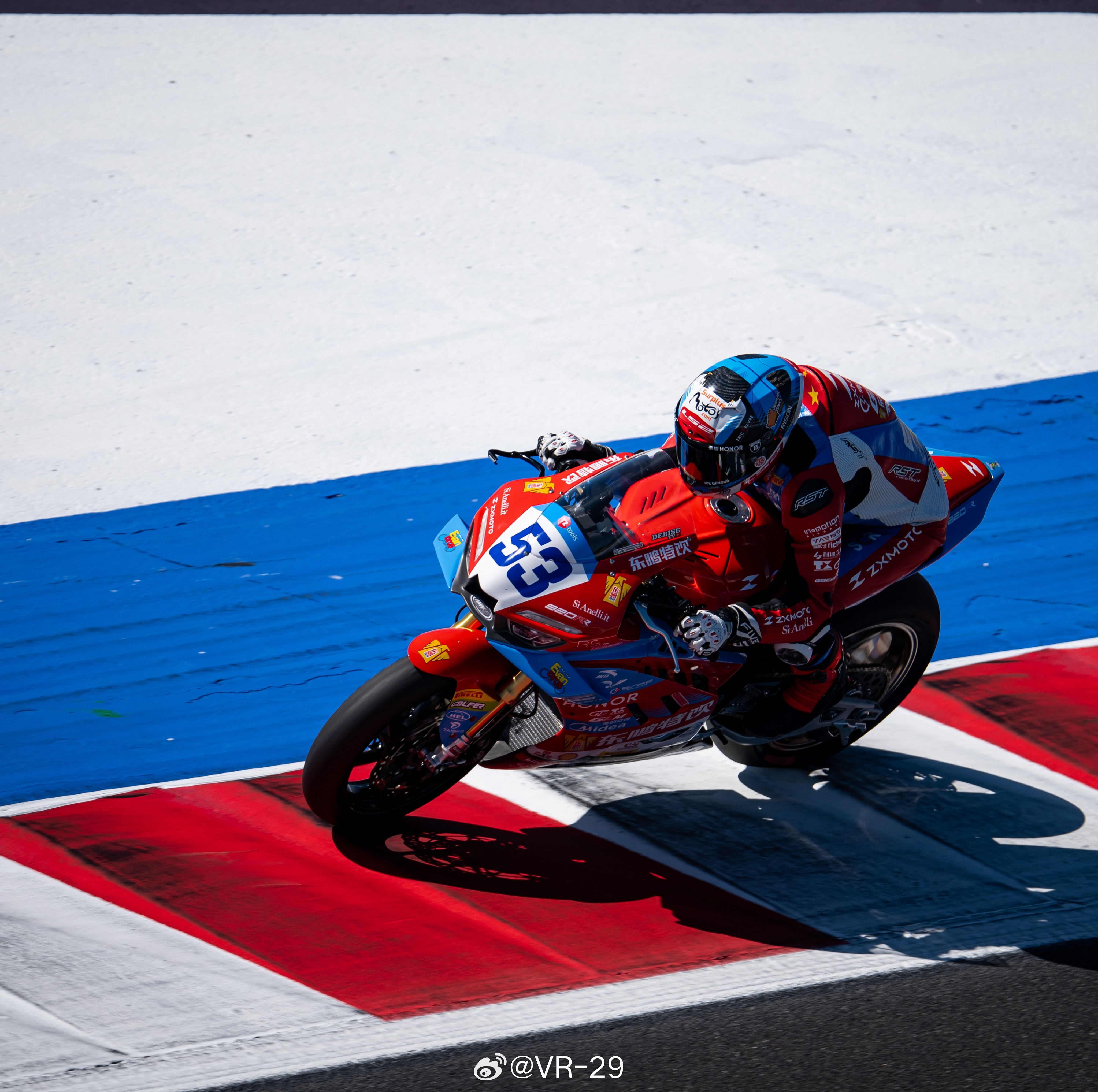 德比斯在米萨诺第一回合为张雪机车带回第六冠wsbkzxmoto