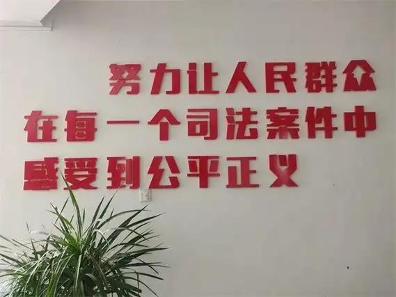 “谁告谁有理的时代已经过去！”重庆巴南，10岁小孩顶楼玩耍坠亡，家属状告建设单位