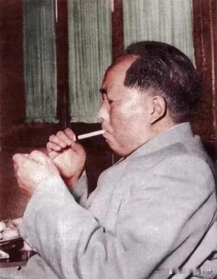 毛主席的“师傅论”，体现了他一贯的学习态度：向书本学习，向实践学习，向敌人学习，