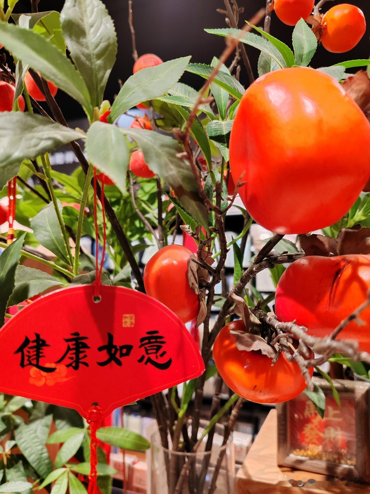 在天津的万家灯火里，我偏偏望向北京的方向。今天儿子生日，我却第一次缺席。当妈的，