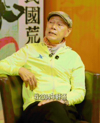 曾经买不起房的香港演员，
后来靠演周星驰的电影身价暴涨，
如今患癌，只剩下9年的
