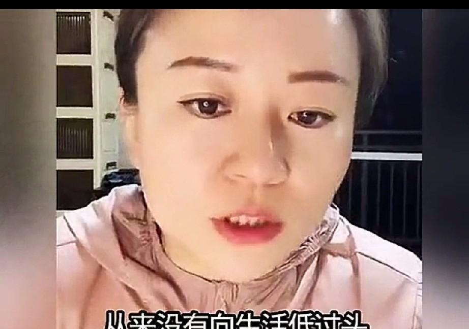 老杨直播谈怎么把工作丢了，老杨好一顿啰嗦，我不会为了在日本留下，
这话听着糙，理