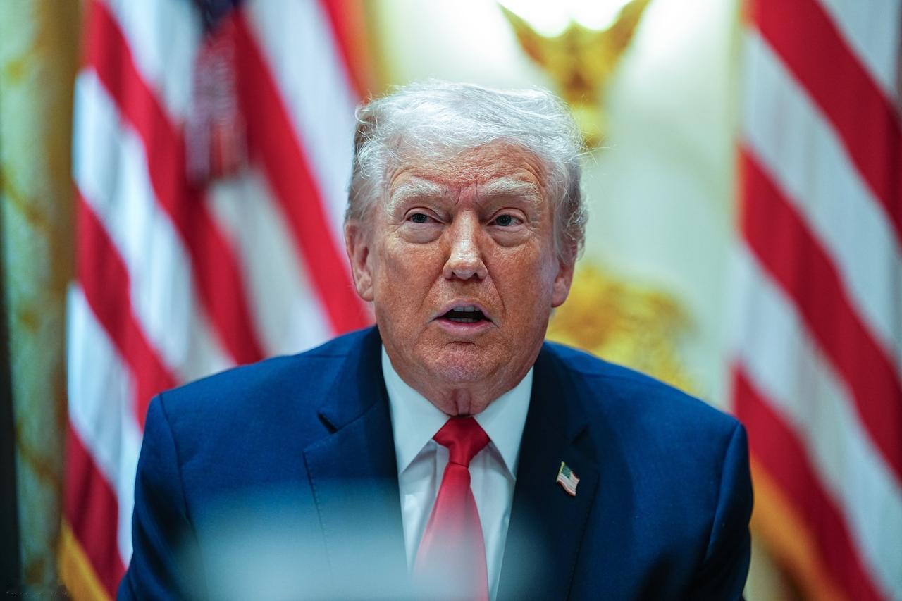 中美通话后，特朗普迫不及待的发文称：“我和中方进行了一次非常愉快的通话，我们在贸