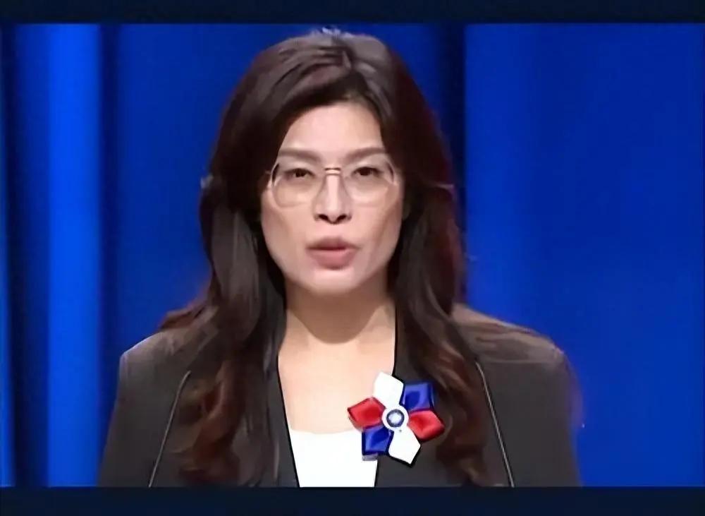 被扣一顶大帽子。
郑丽文去马场町纪念
却被说成卖党。


过去国民党动不动给人扣