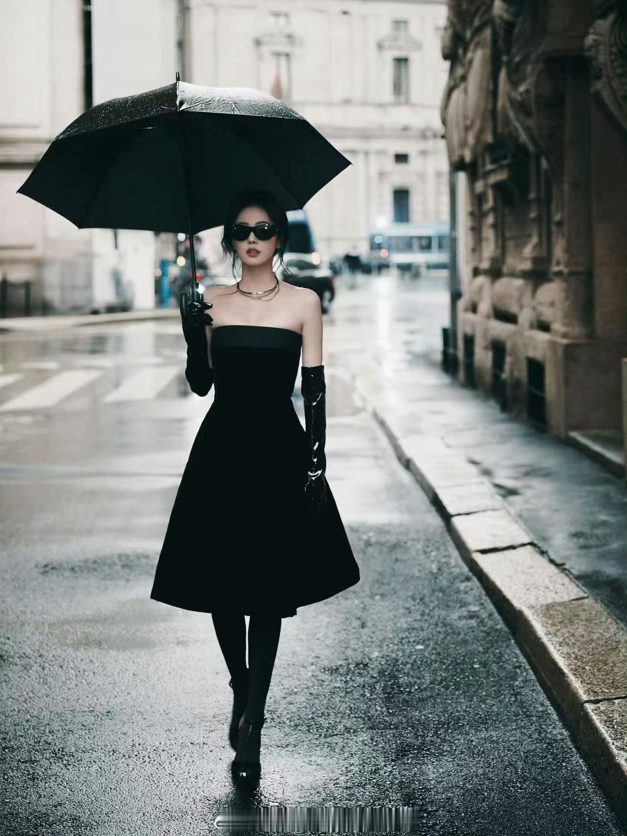白鹿米兰时装周出图，冷艳高级感，好美！！[好喜欢] ​​​