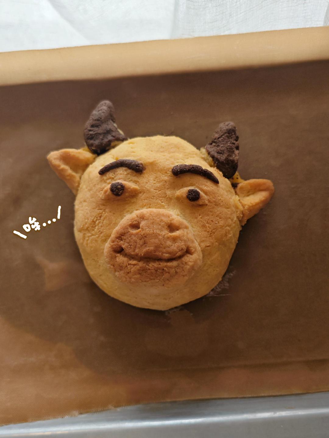 果然一代人有一代人的月饼 长辈吐槽新式月饼花架子，年轻人吃不惯老式月饼的厚重。一