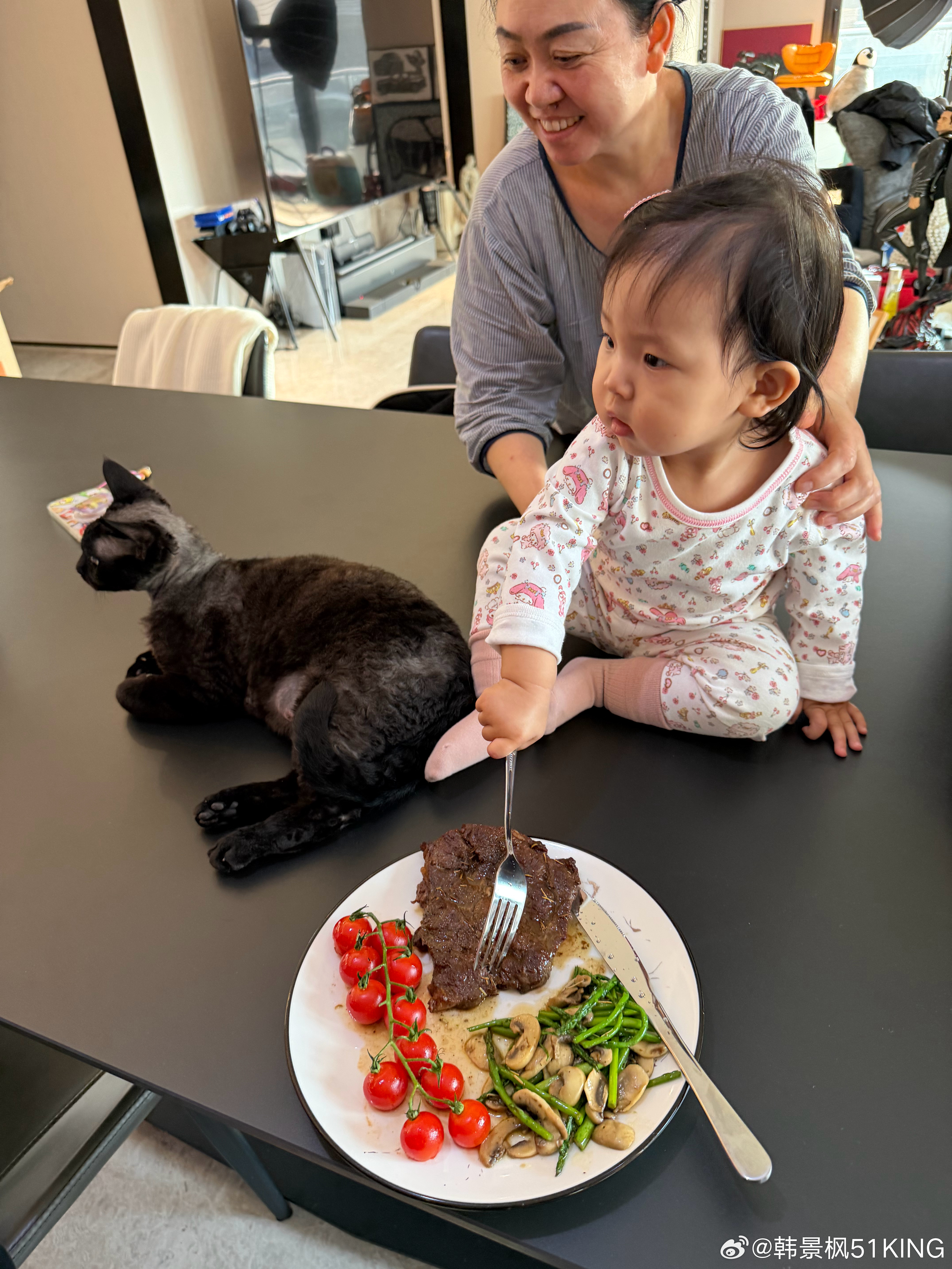 吃个饭，看一眼闺女，去机场 北京-澳门-厦门-杭州-广州-佛山的行程开始了。年底