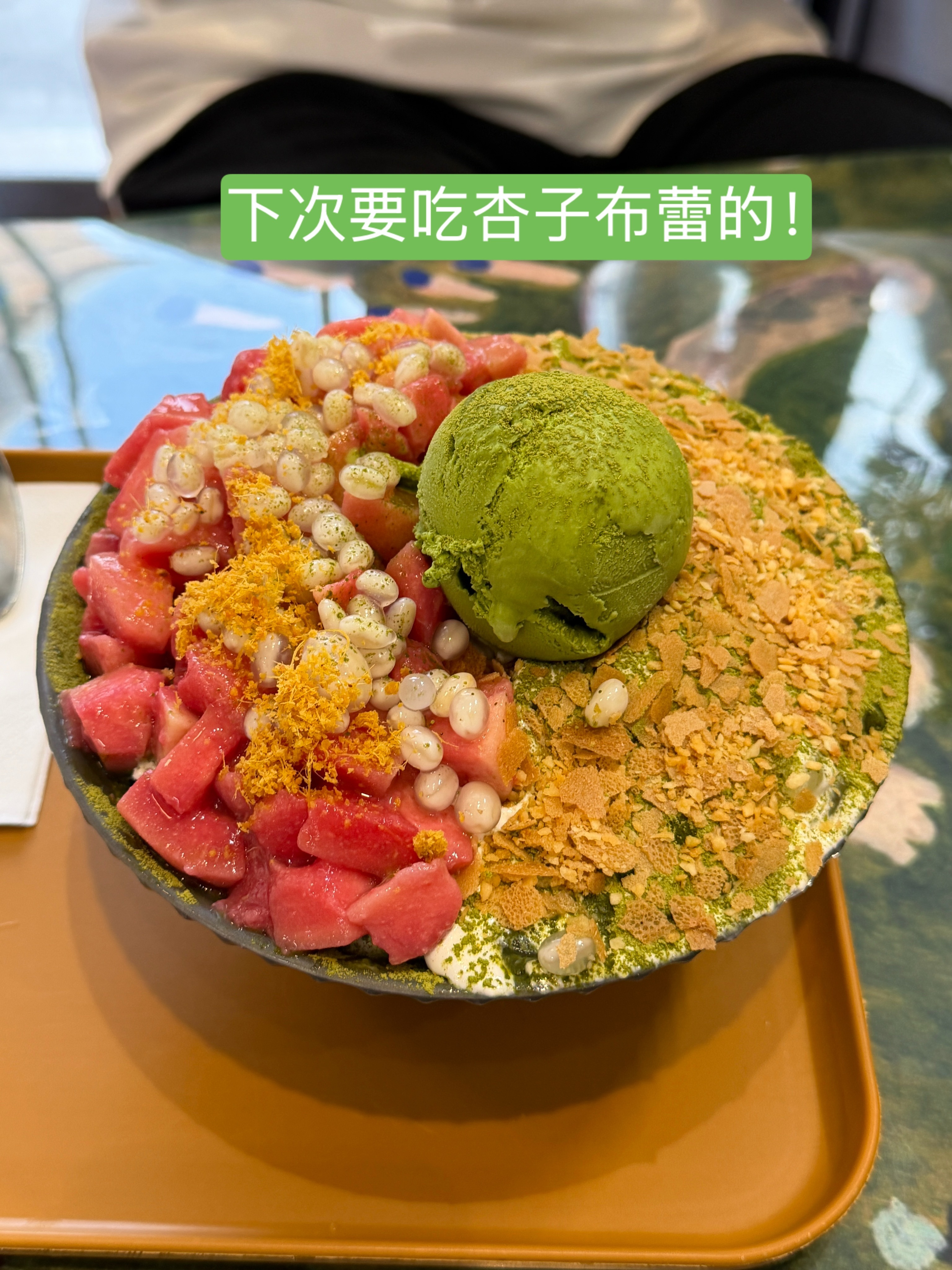 每天的生活：拍视频剪视频写论文看小短剧睡前再看10min朋友圈和20min🎵?