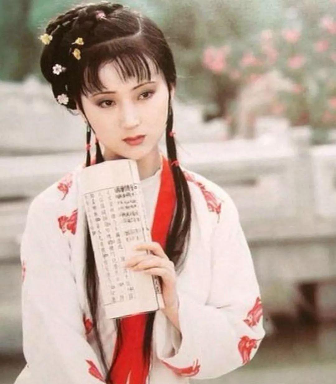 娱乐圈出家的女明星都有谁
[熊猫]陈晓旭：因饰演1987年版《红楼梦》中的林黛玉
