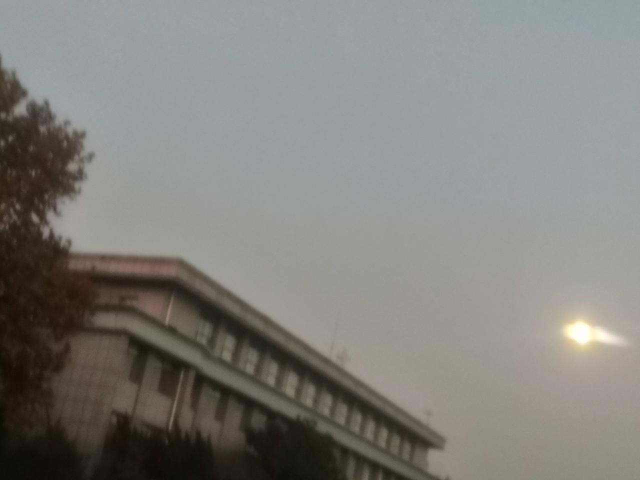 踏实
一种说不出的踏实，做着你想做的事，想着曾经的点点滴滴，感受着量子吸引之间的
