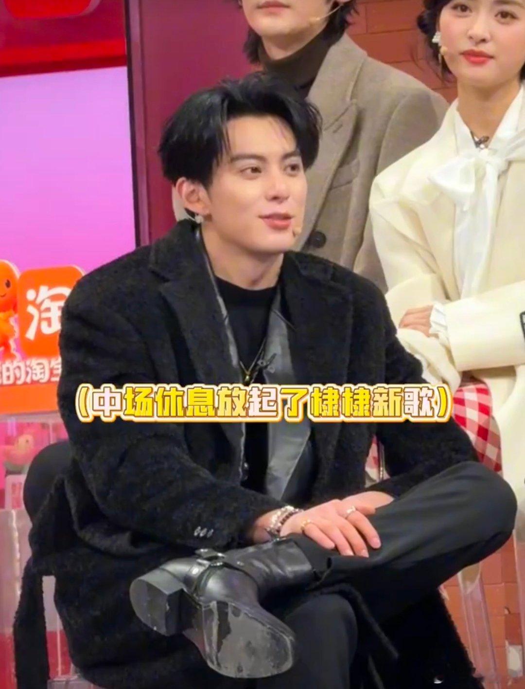 王鹤棣回好六街有种回家舒适感你好星期六 好六街大型“舞蹈考级”现场！王鹤棣当考官