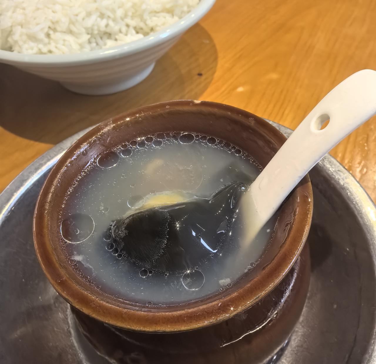 晒图笔记大赛一罐皮蛋瘦肉瓦罐汤结束本次江西之旅[玫瑰]
南昌街头的瓦罐汤比以前假