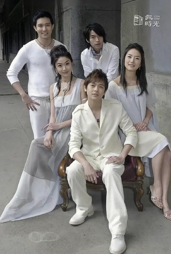 这部偶像剧当时火遍大江南北，当时真觉得女二比女主漂亮太多了… ​​​