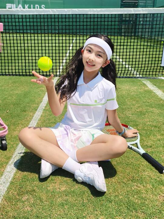 9岁大长腿网球运动员登场啦～夏天就是要流汗