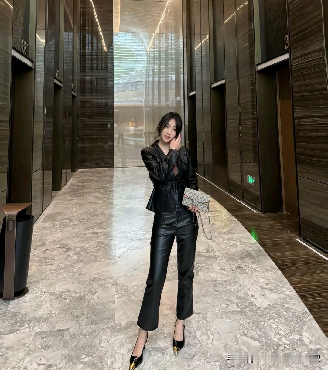 总有人问什么时候的人最美丽？我只能说，做好自己，自信的笑容最美丽