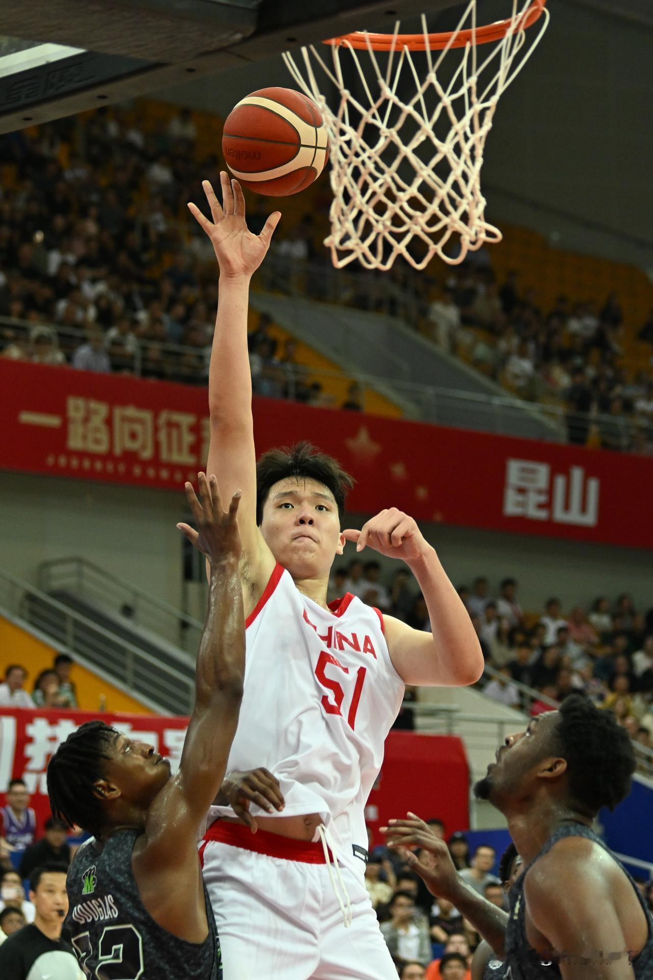 开门红！中国男篮83‑57大胜卡塔尔

世亚预第二阶段客场作战，中国男篮83‑5