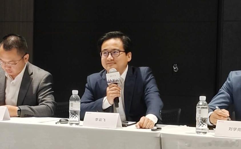 近期，关于电池路线的讨论，再次引发行业关注。在东京车展的一场沟通会上，有人问及电