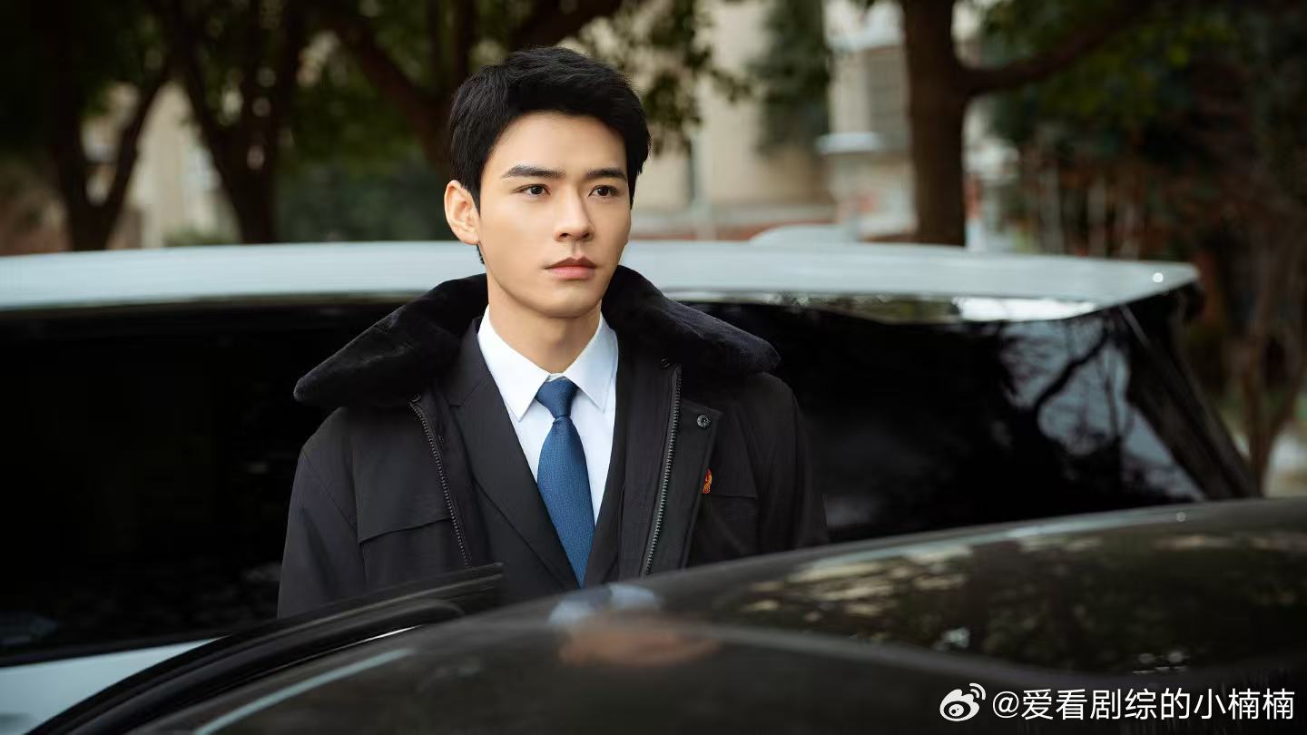 龚俊制服帅哥龚俊我的体制内老公 龚俊我的体制内老公，帅的过分了啊！ 