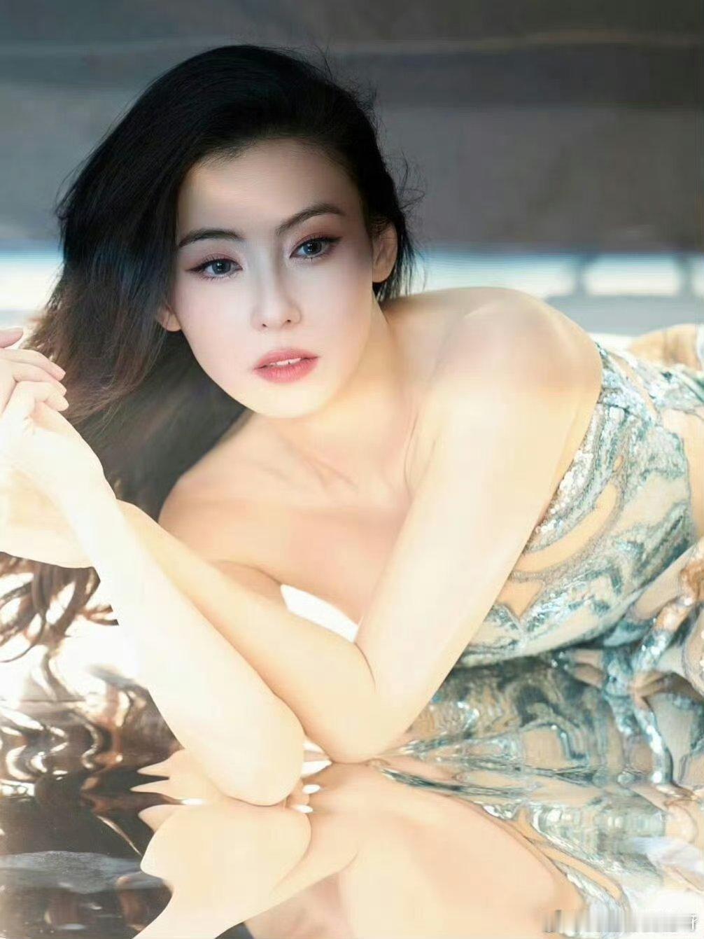 张柏芝状态这么好我就放心了张柏芝omg你吓到我了果然美人自带抗老天赋，妆容简约却