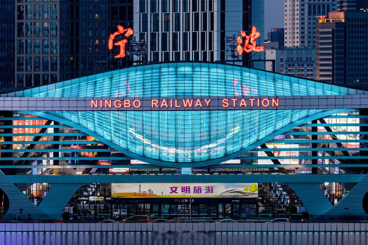 4月10日12日铁路宁波站继续增开 春游出行仍在持续，记者从铁路部门了解到，为了