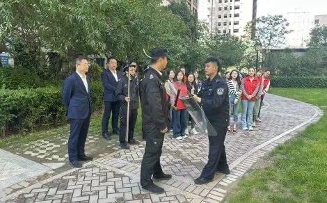 警社共治，密织一线平安网

为深入践行主防理念，推动警社共治机制走深走实，西咸新