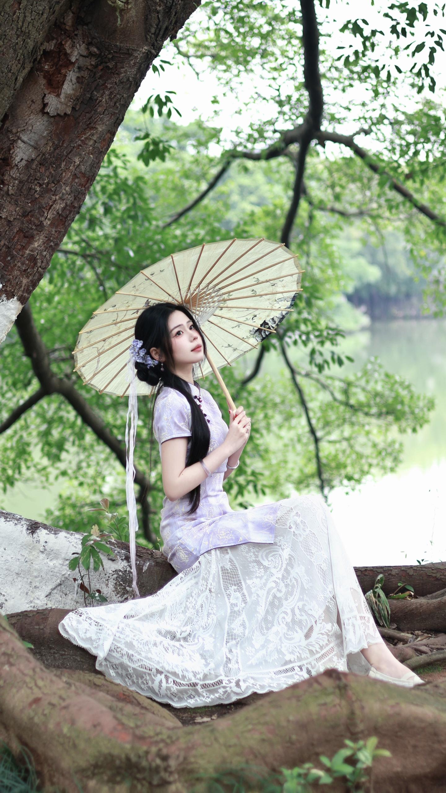 江南无所有，聊赠一枝春。