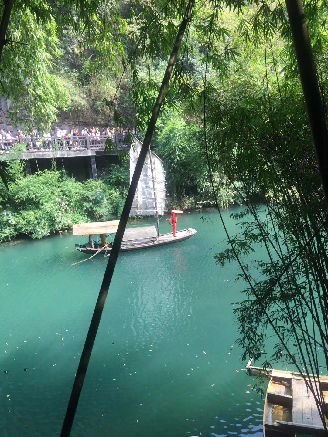 这是一个真实的让人泪目的故事！我每每想起她，都会泪流满面，我之所以流泪，是被她的