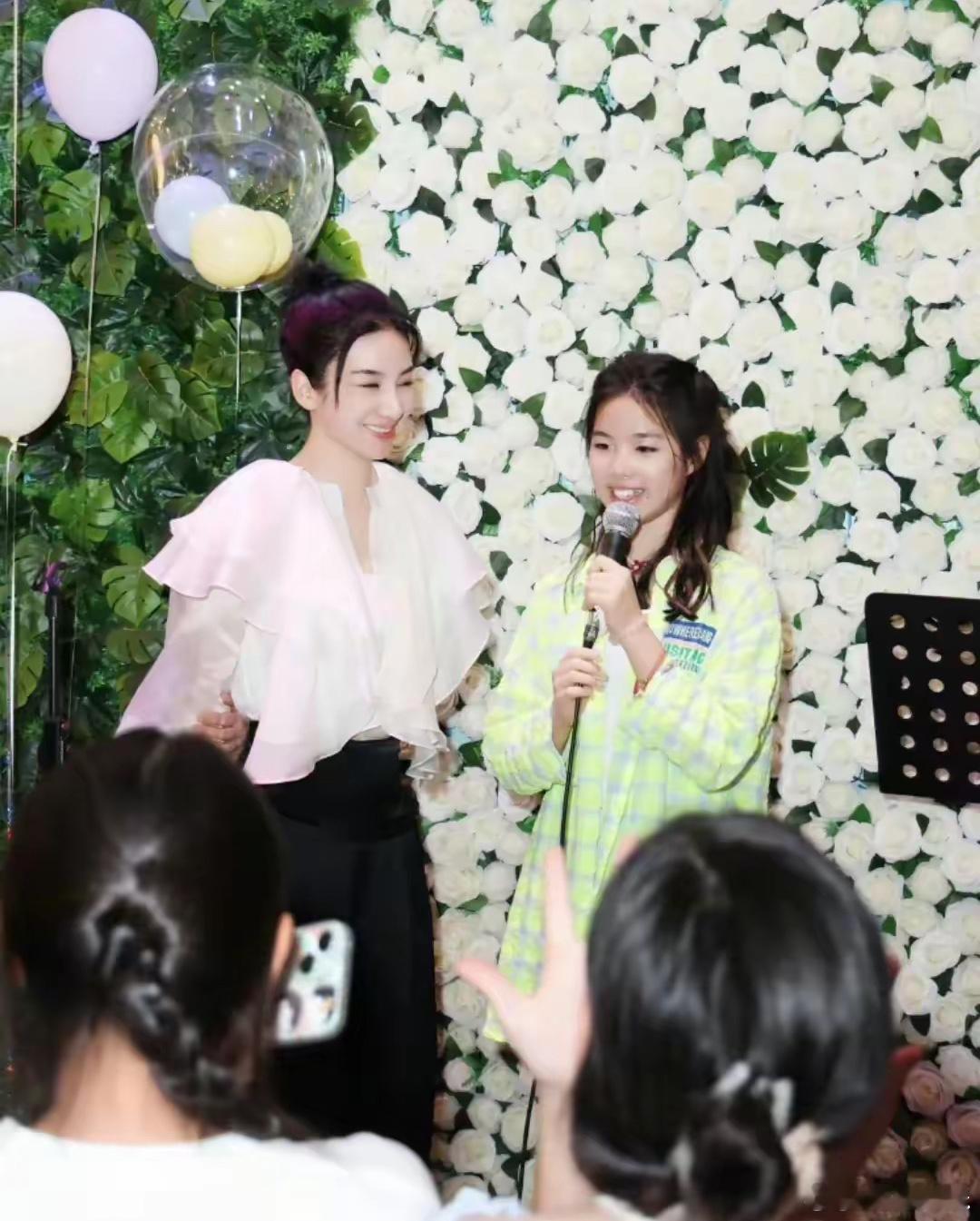 黄奕想对女儿说一声对不起黄奕谈女儿哽咽落泪黄奕提起女儿忍不住落泪，满心愧疚。只希