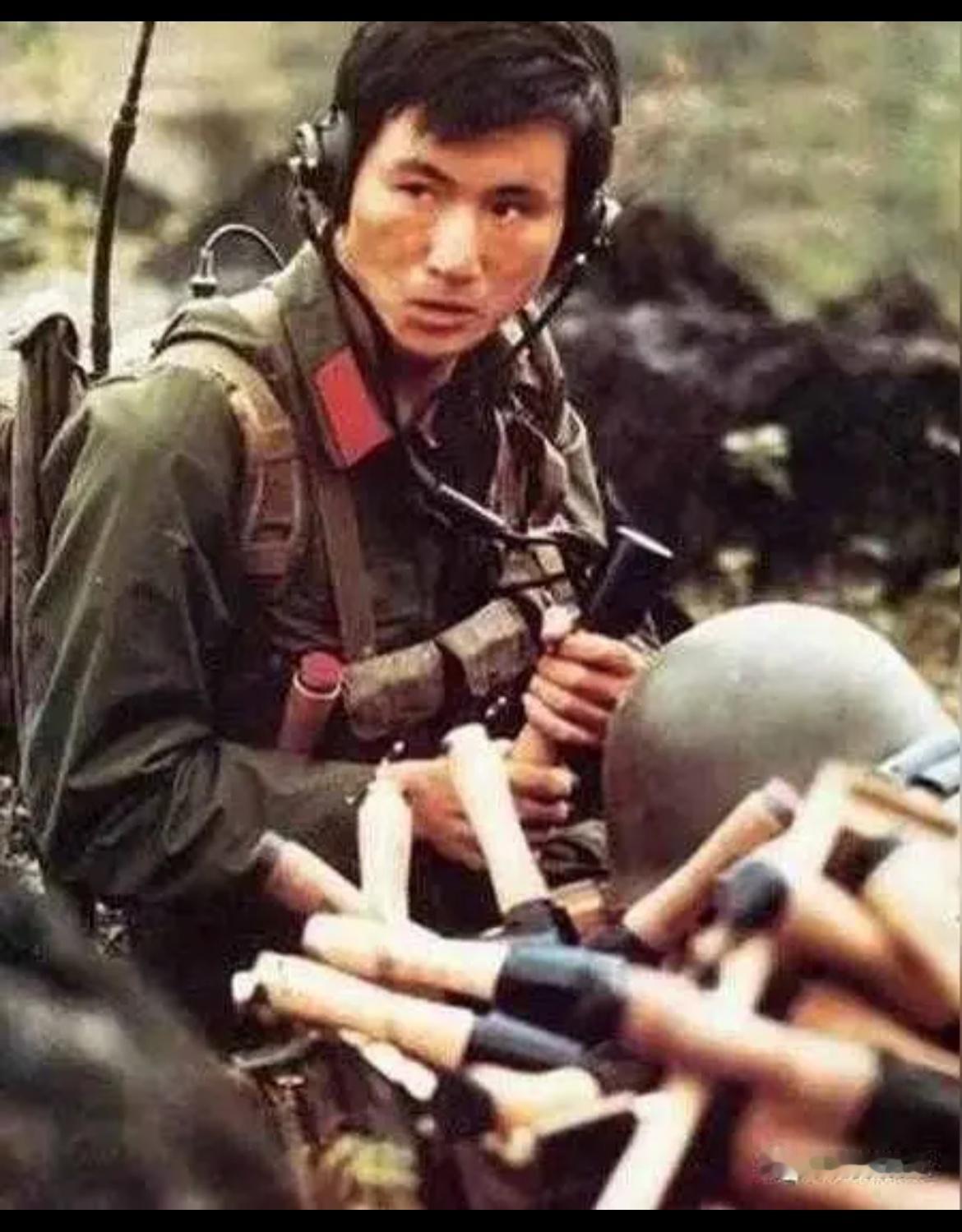 我的朋友老王1979年参加对越自卫反击战，当时19岁，因为作战勇敢，所在的班立集