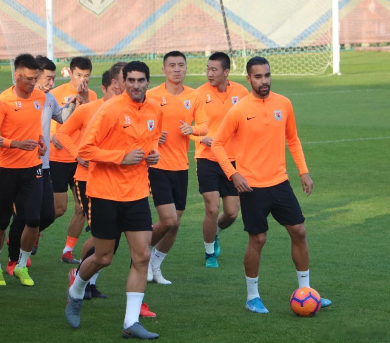 找到一张老照片。 