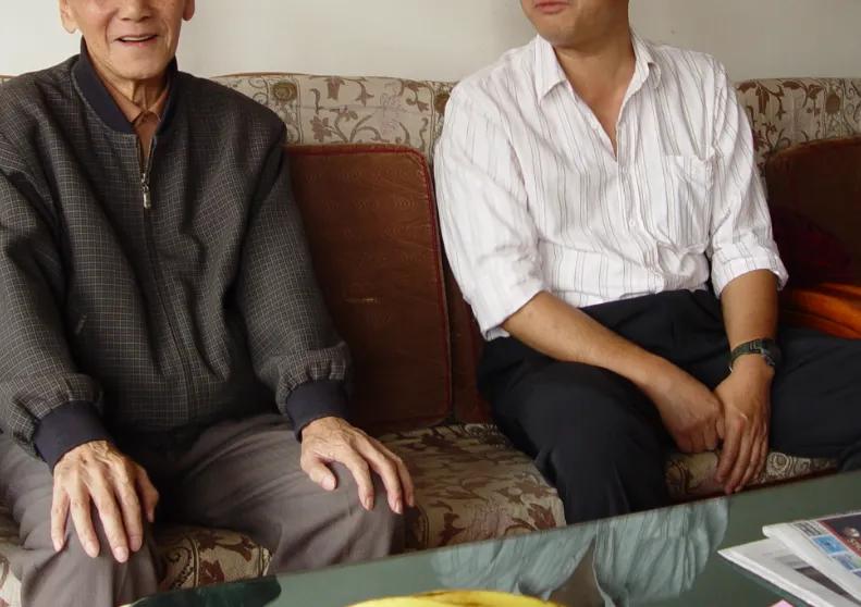 父亲退休5年后，他终于明白：只要退休了，家里无论办什么酒席，切记不要请以前单位上