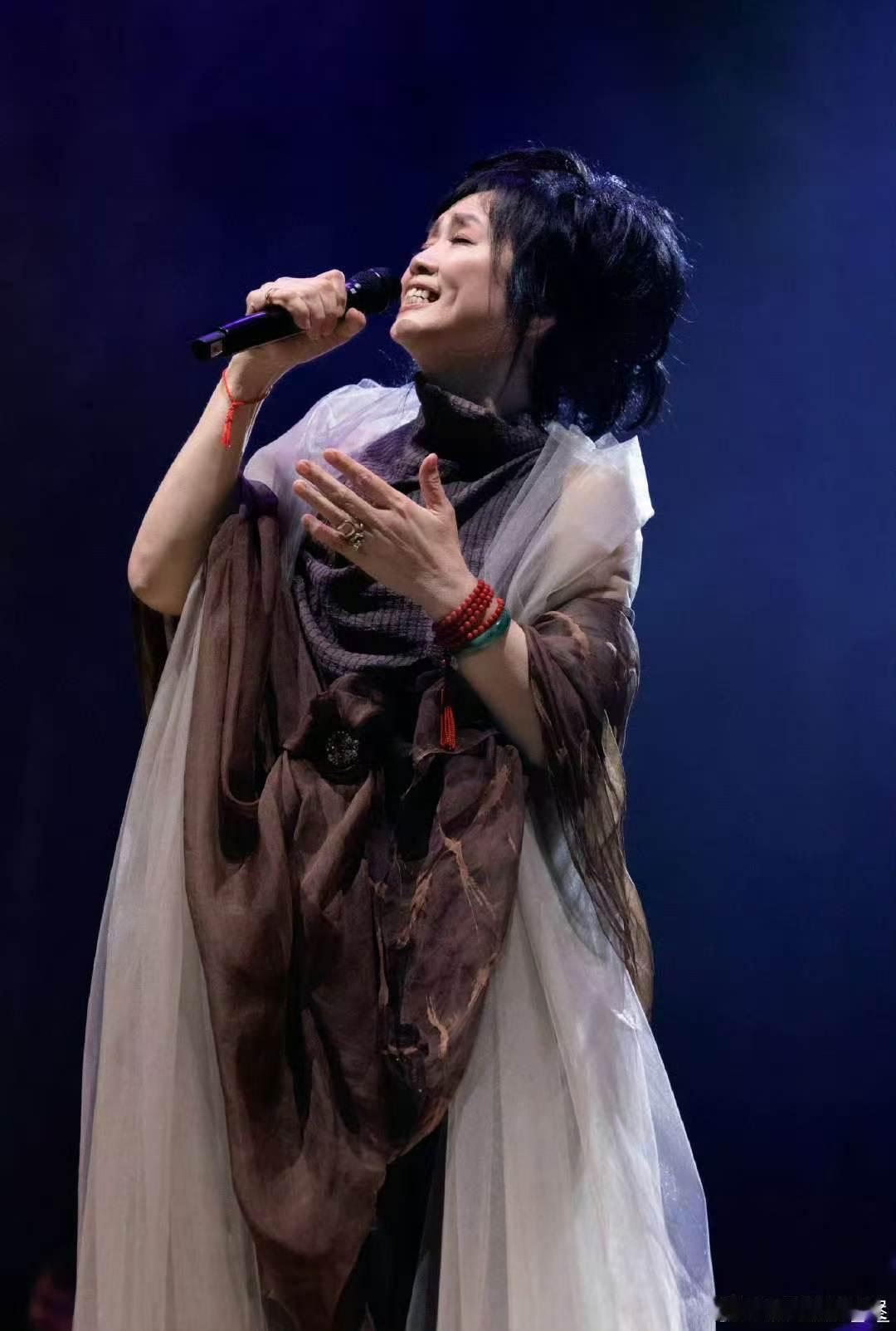 齐豫唱周深的大鱼齐豫今晚唱大鱼歌手2026谁能不期待齐豫演唱大鱼，悠远声线适配歌