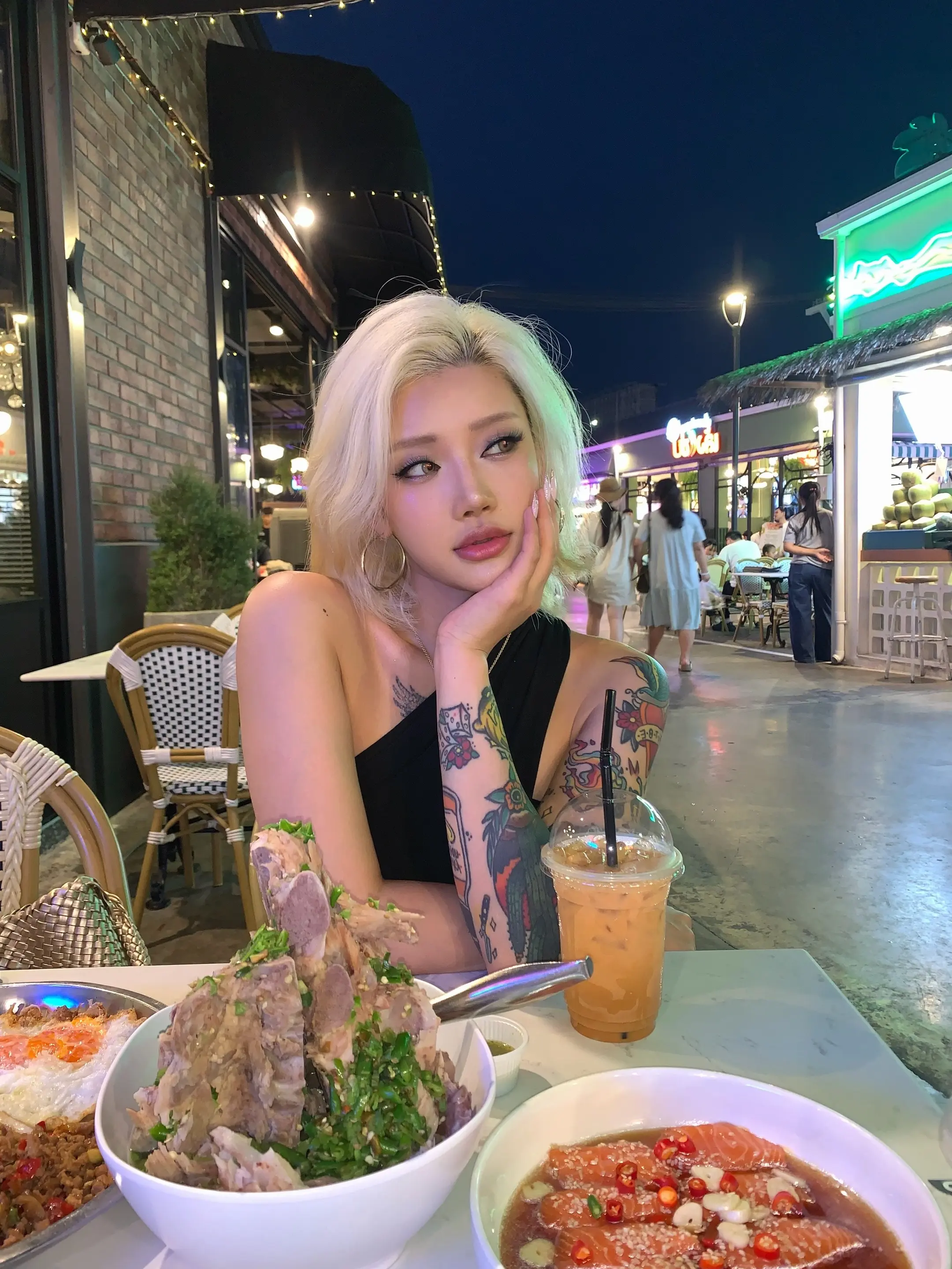 你以为我是个话唠 其实别人我理都不理