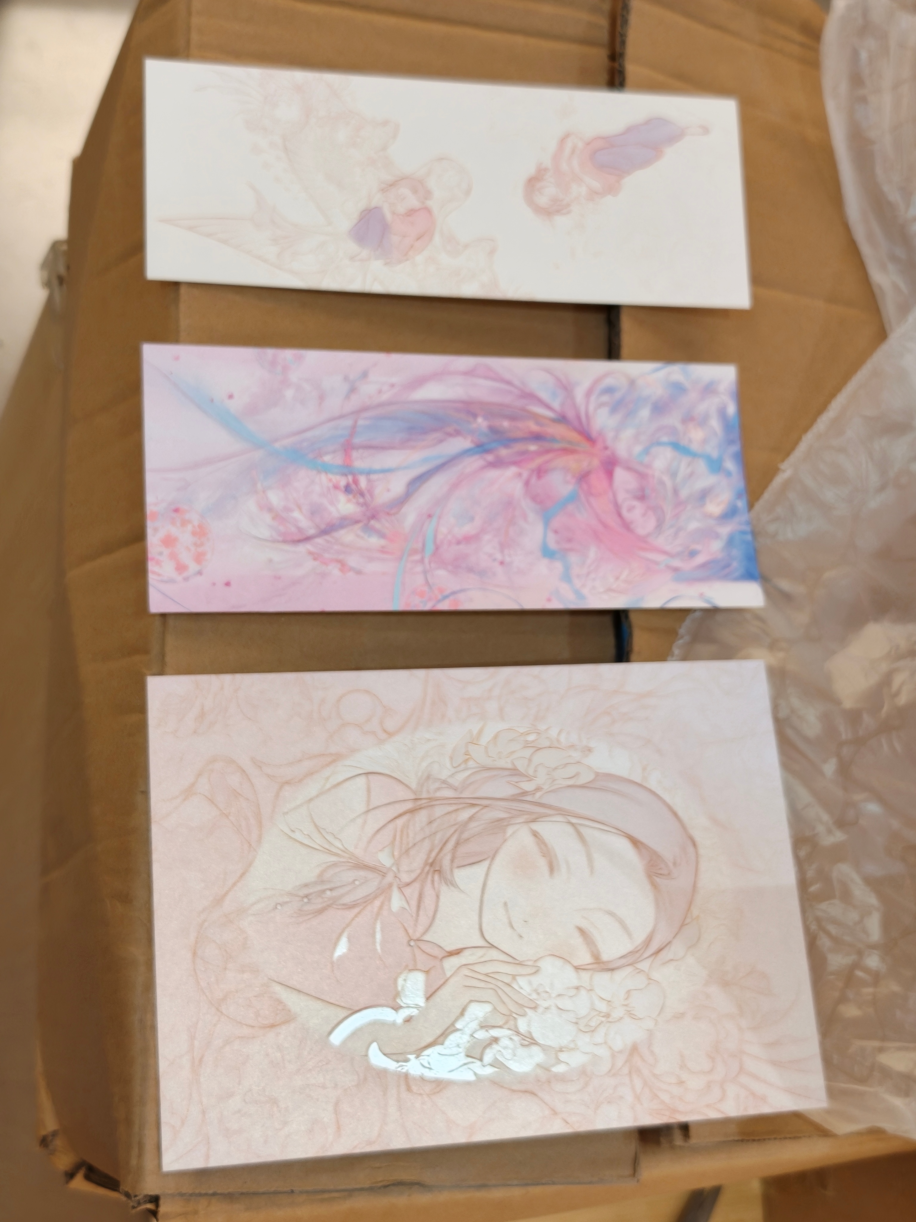浅和浮光的赠品们。虽然家里人拍照技术时神时鬼的，但大概还是能看得出来非常美 