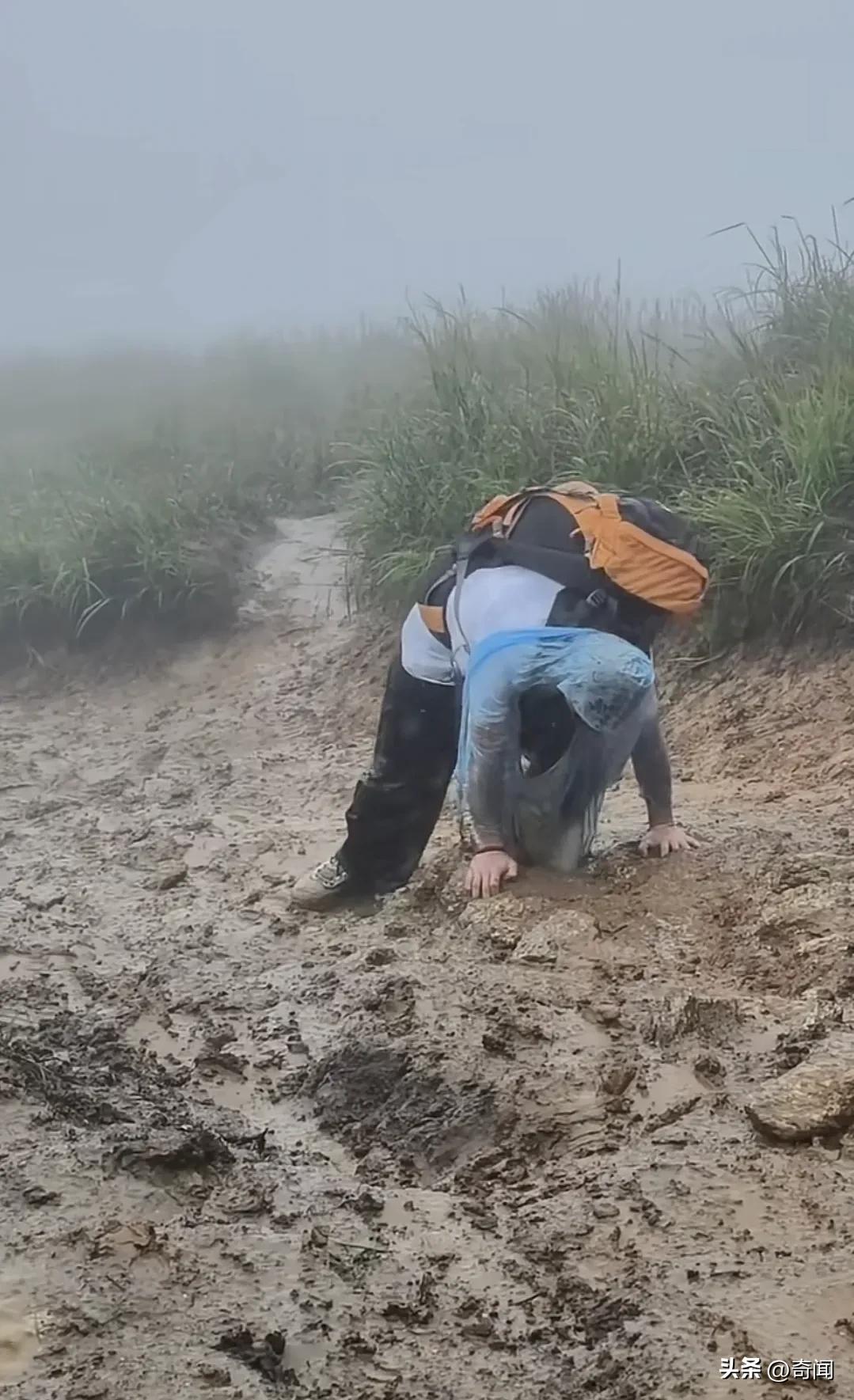 请告诉我这是“出来旅游散心”还是“明明没苦硬要吃”？[捂脸]我认为不管是去正规景