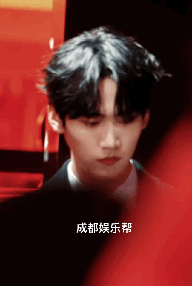 gucci晚宴男明星周柯宇、周翊然、文俊辉、赖冠霖现场生图🈶，你觉得谁的时尚感