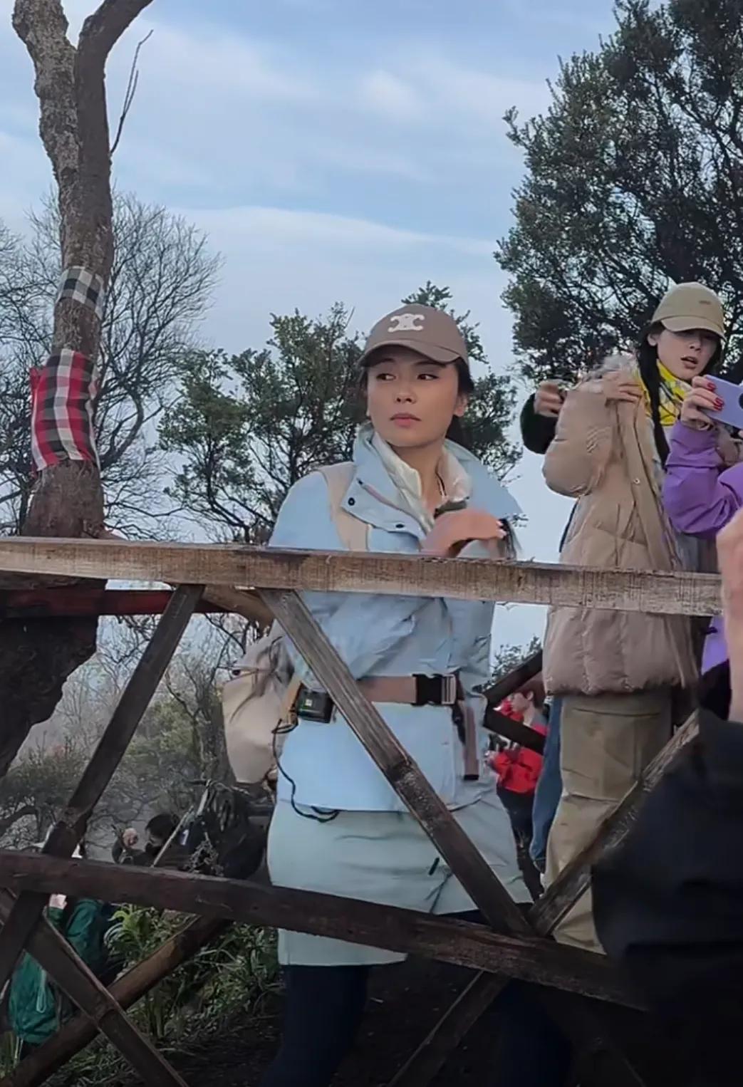 刘涛这状态真的是回春了吧，看着很是飒爽英姿，干练，利落，她是《欢乐颂》里安迪本迪