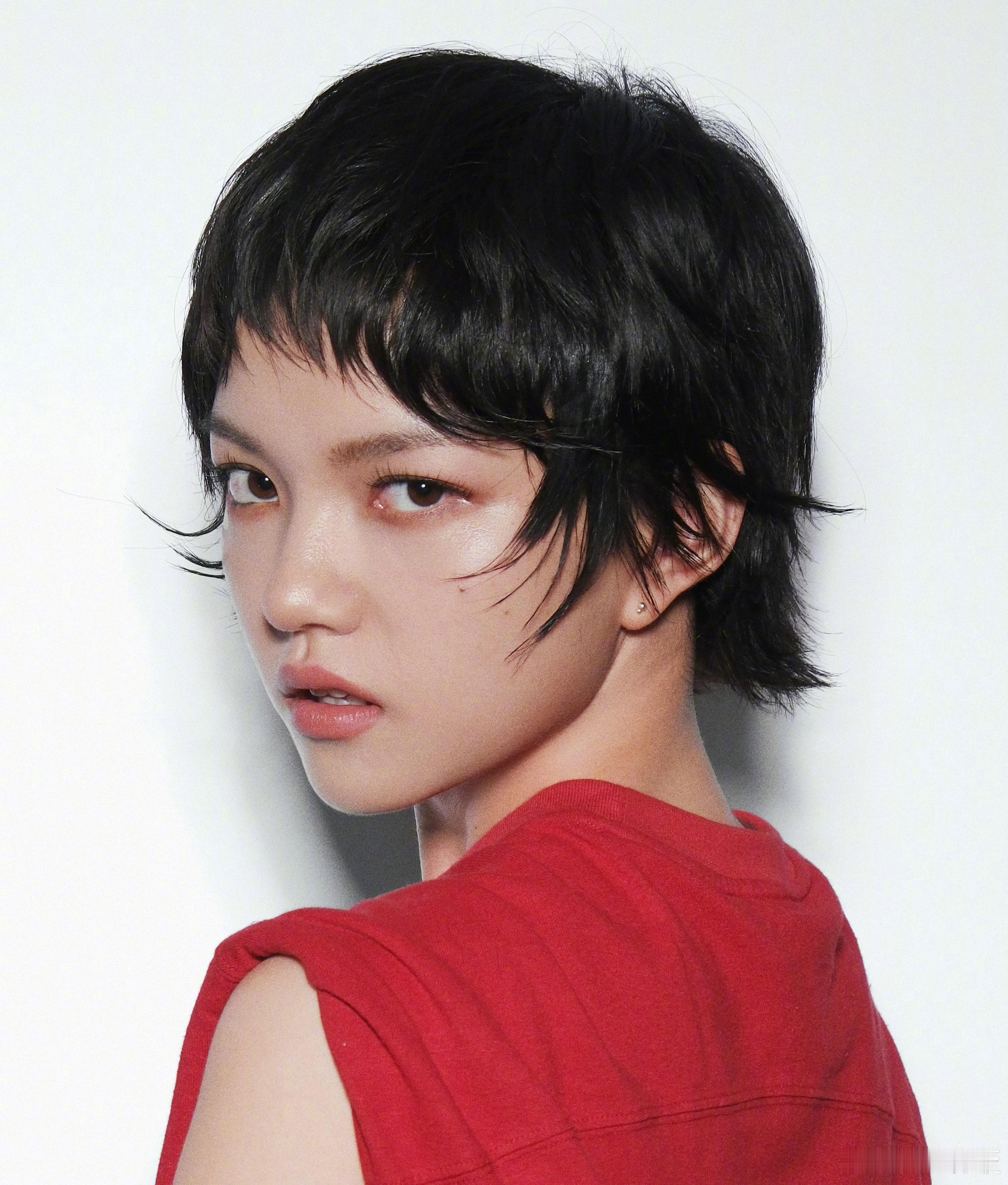 兰西雅十日终焉官宣 十日终焉官宣兰西雅，饰演灵视少女苏闪，角色适配度很高，期待！