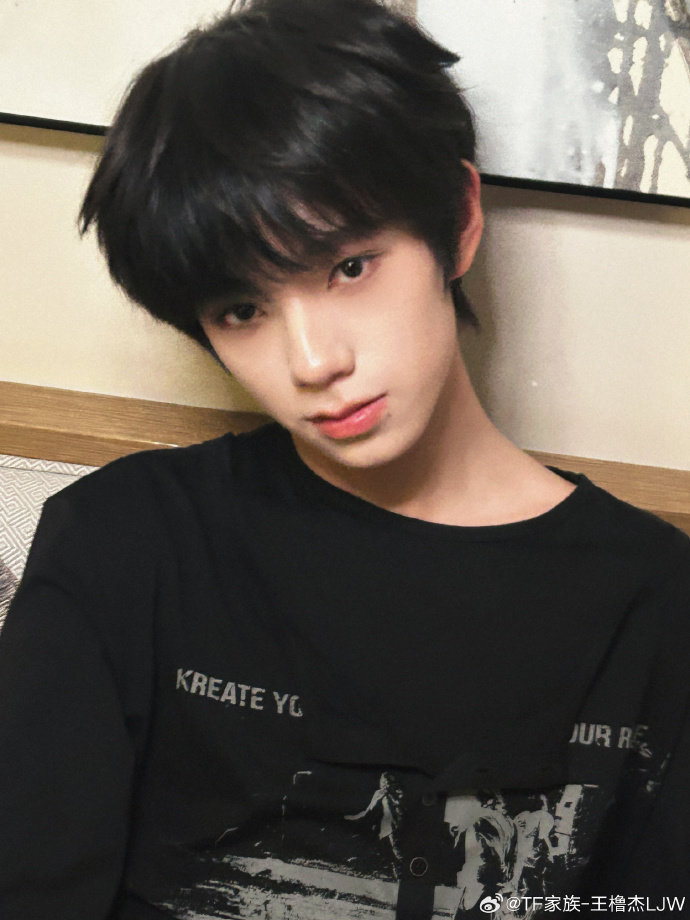 王橹杰小猫爱鱼干小狗爱骨头小杰爱柠檬 小猫爱鱼干小狗爱骨头王橹杰爱柠檬 王橹杰小