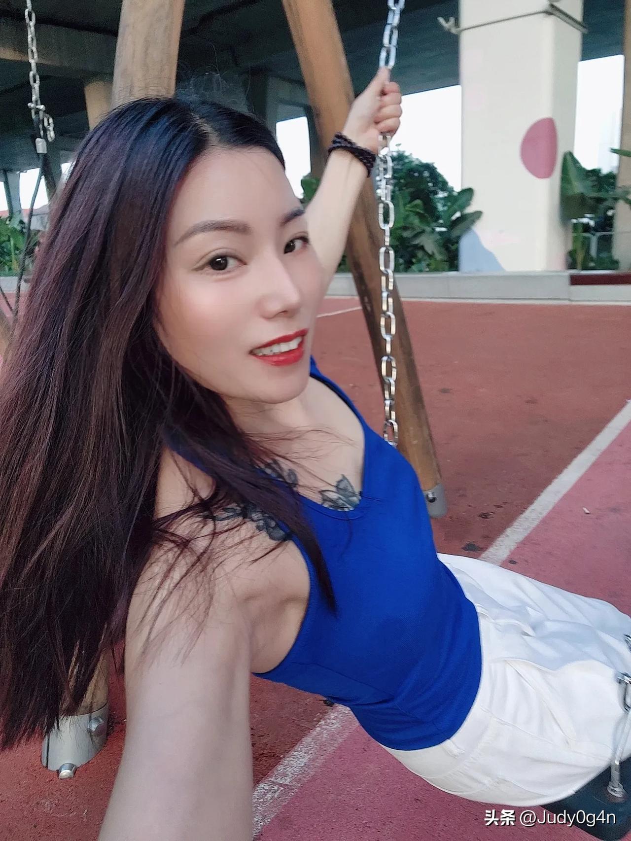 以童真看世界，以热忱过日子，岁月自会温柔相待。