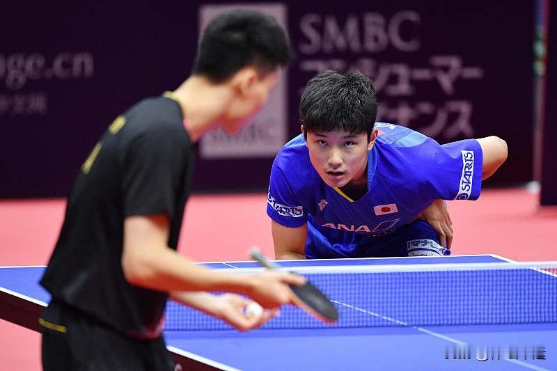 周启豪居然连下三局，11-9、11-8、11-9直接把3号种子张本智和横扫出局，