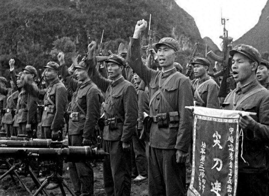 1985年战友英勇牺牲，他信守承诺为战友尽孝，9年后与战友妹妹相知相爱结为夫妻！