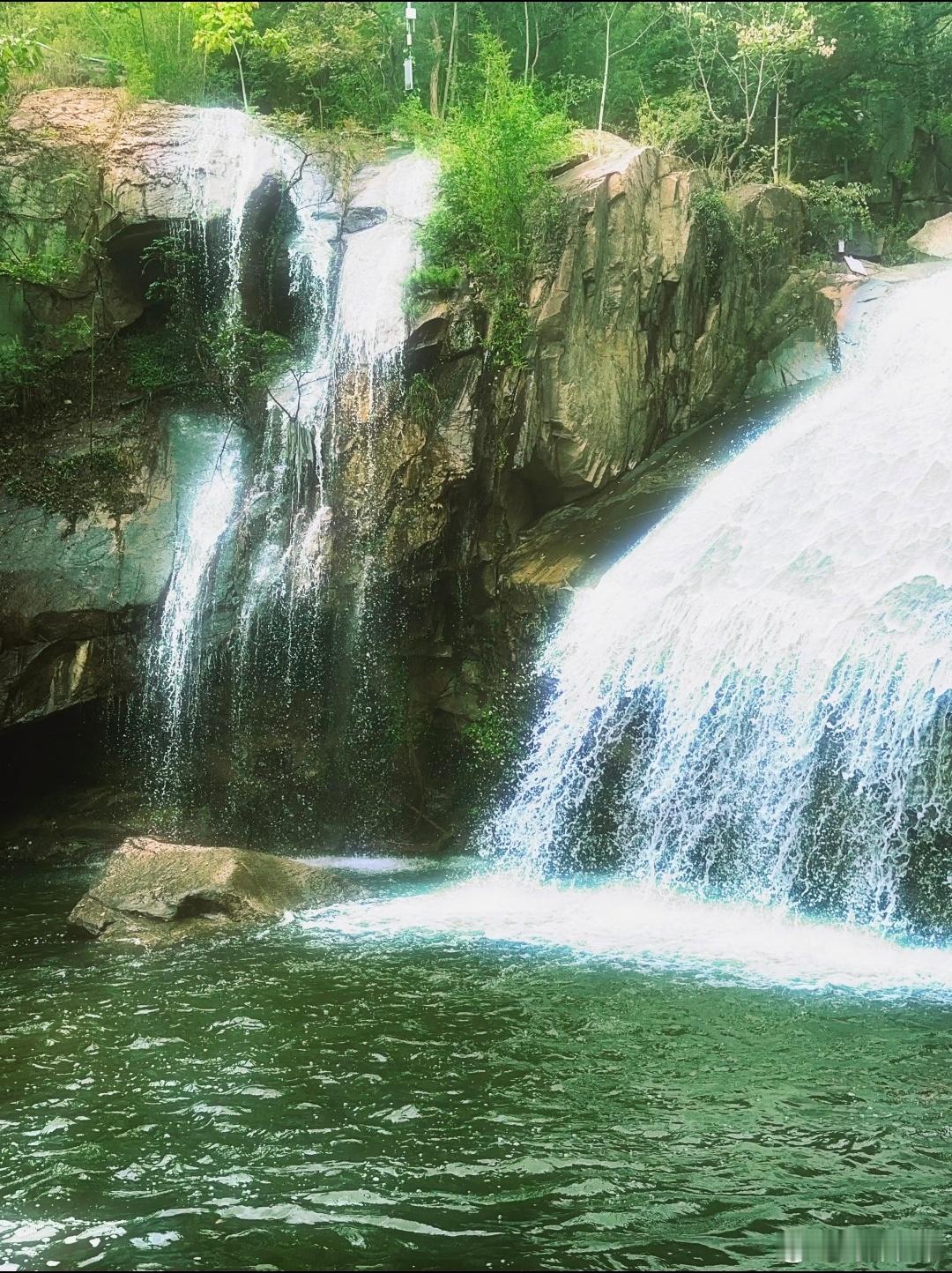 梦想是永不熄灭的火焰，它照亮我们前行的道路，让我们在追逐梦想的路上不会迷失方向。