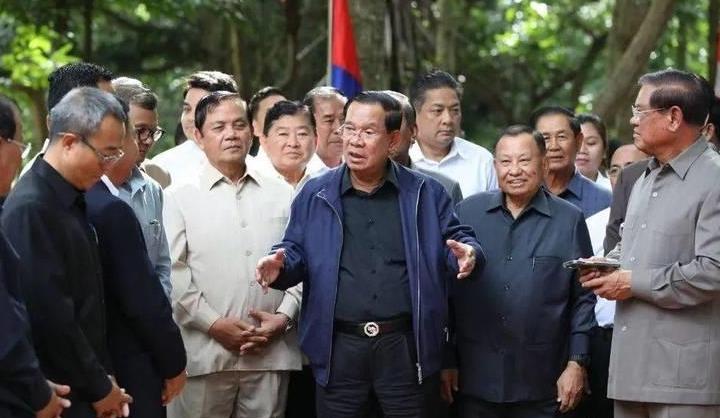 洪森统治柬埔寨38年，给穷人带来了什么样的生活？

这事儿得从他刚上台那会儿说起