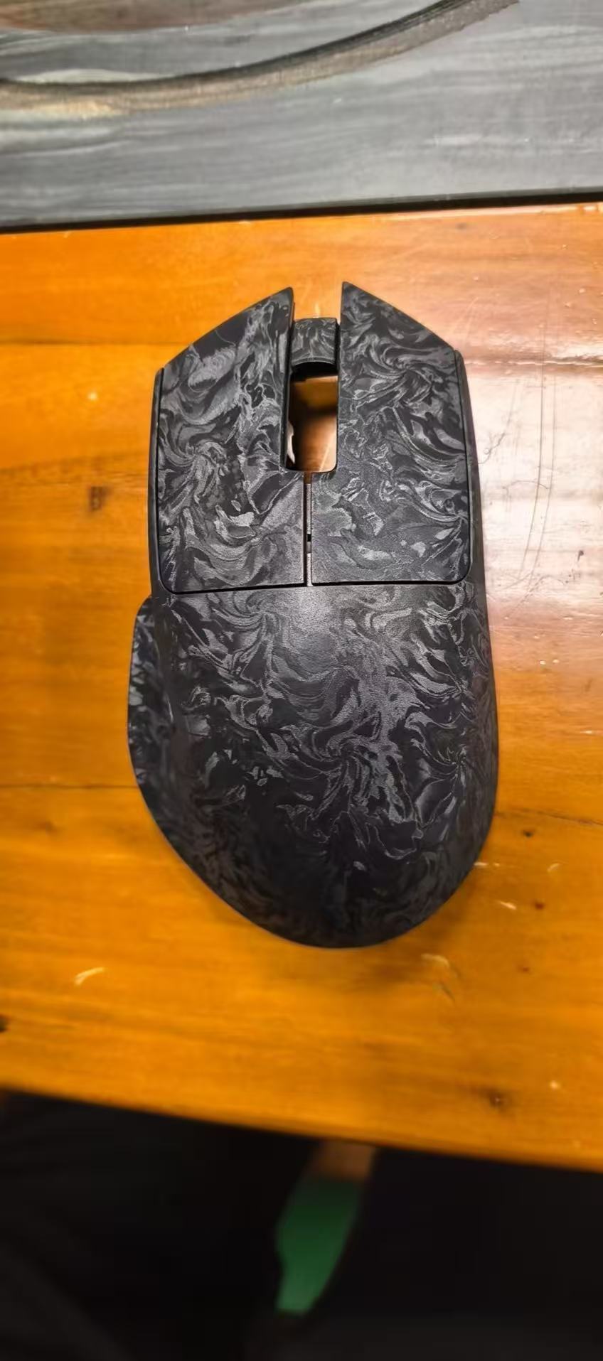 洞洞鼠标我也买了一个准备当主力了，新鼠标也在研发。3950方案，星闪主控，带充电