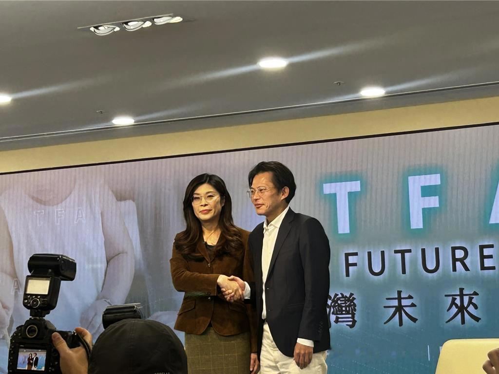 郑丽文与民众党主席黄国昌共同宣布，将推动“台湾未来账户”计划。该计划明确规定，政